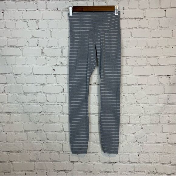 ATHLETA STRIPE SALUTATION 7/8 ANKLE TIGHT PANT GRAY AND WHITE XXS - Picture 1 of 12